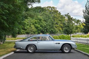Aston Martin DB4 Series 5 alloy rim wire wheels