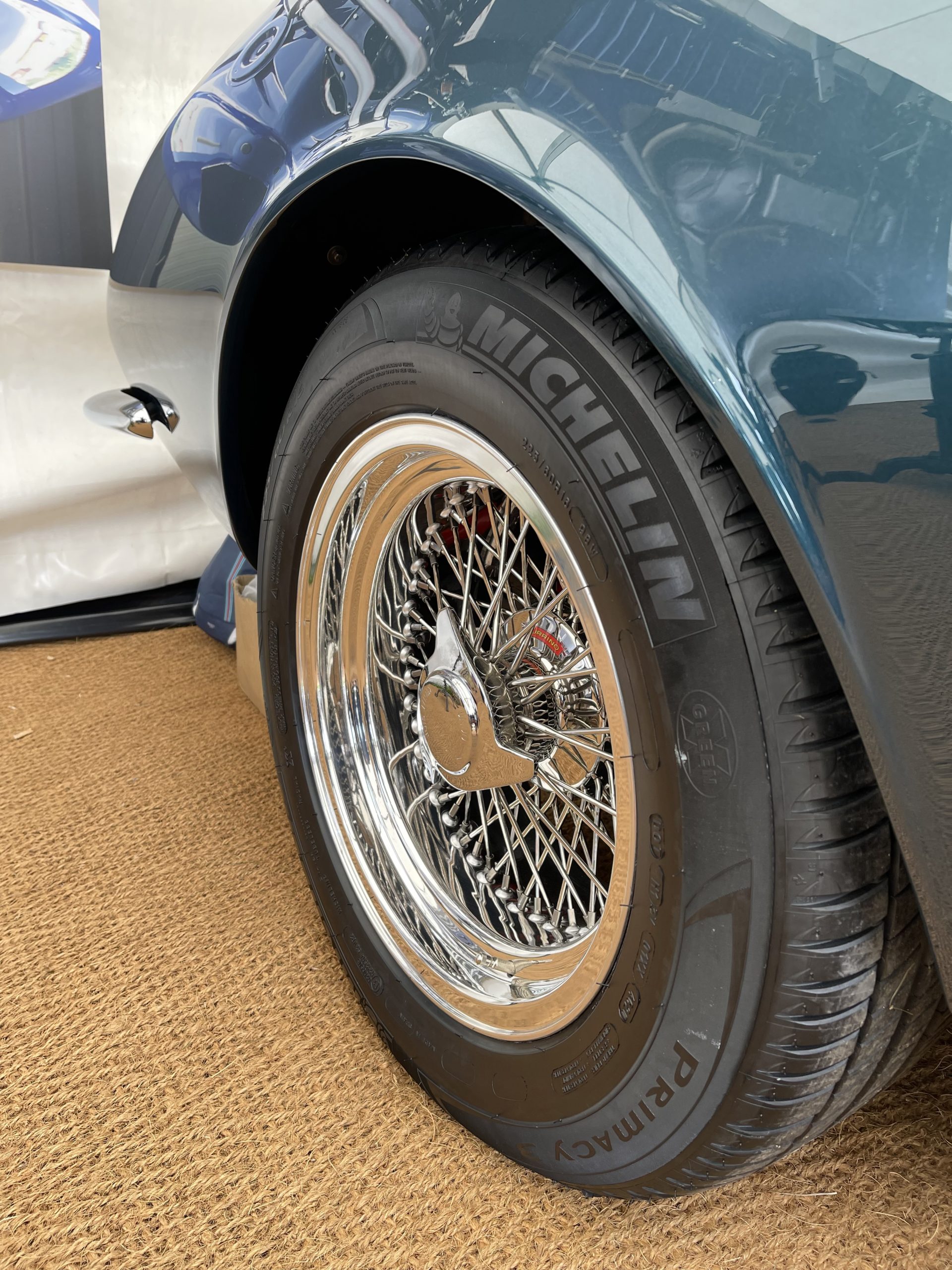 Aston Martin DBS alloy wire wheel