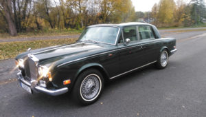 Rolls Royce Silver Shadow on Turrrino centre lock chrome wire wheel conversion